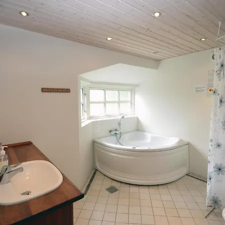 Awesome Home In Væggerløse With Wifi Feriehus